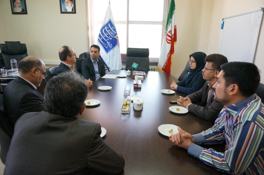 نشست هم اندیشی با مدیرکل پست استان1