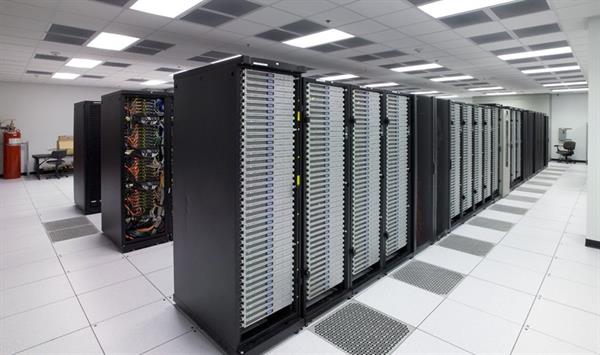 مدیرکل ICT استان از دیتا سنتر استان بازدید کرد