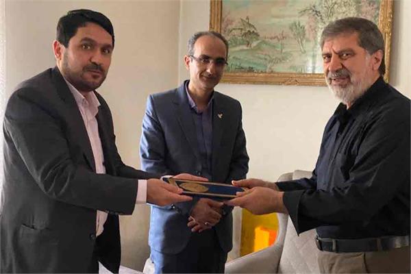 دیدار مدیرکل با خانواده شهید فتحعلی‌زاده