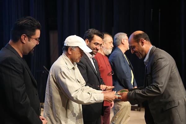 عکاس گلستانی مقام سوم مسابقه عکس “همه جا در دسترس” را کسب کرد